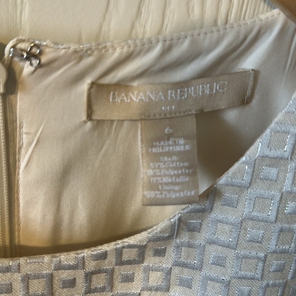Banana republic Lovely cream dress with metallic sheen to it. NWTs size 6 - Picture 4 of 6